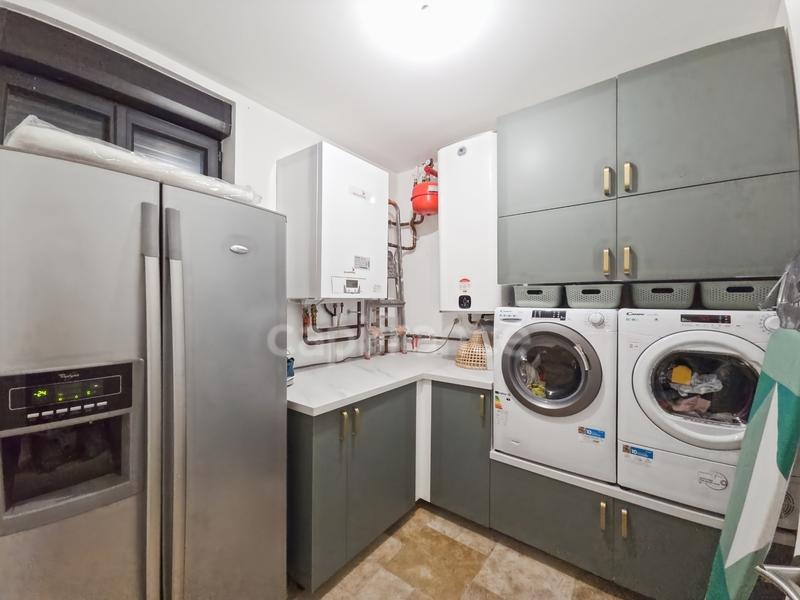 Maison - 200 m² - 7 pièces