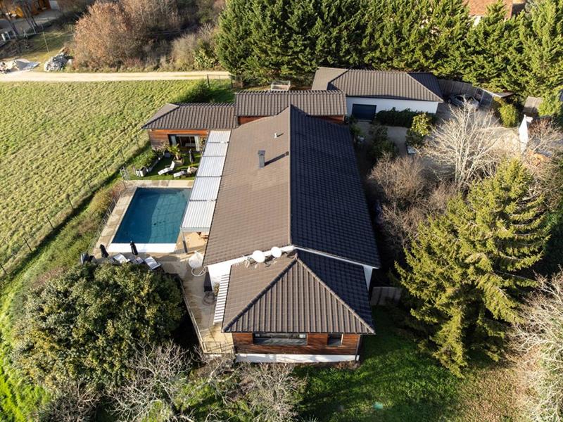 Maison - 243 m² - 8 pièces