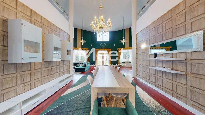 Maison d'architecte - 420 m² - 9 pièces