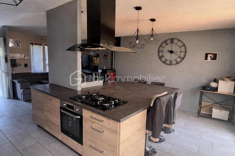 Maison - 81 m² - 5 pièces