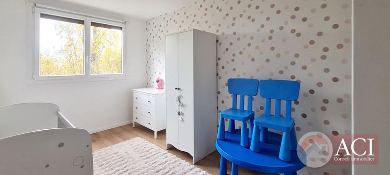 Appartement - 80 m² - 5 pièces