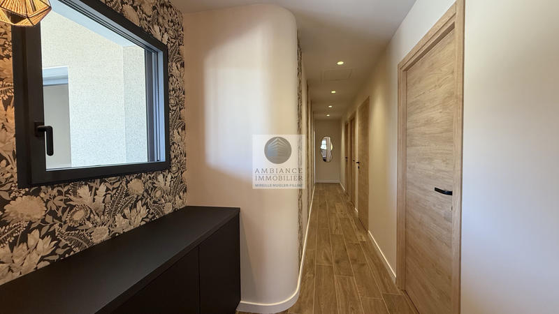 Maison - 322 m² - 8 pièces