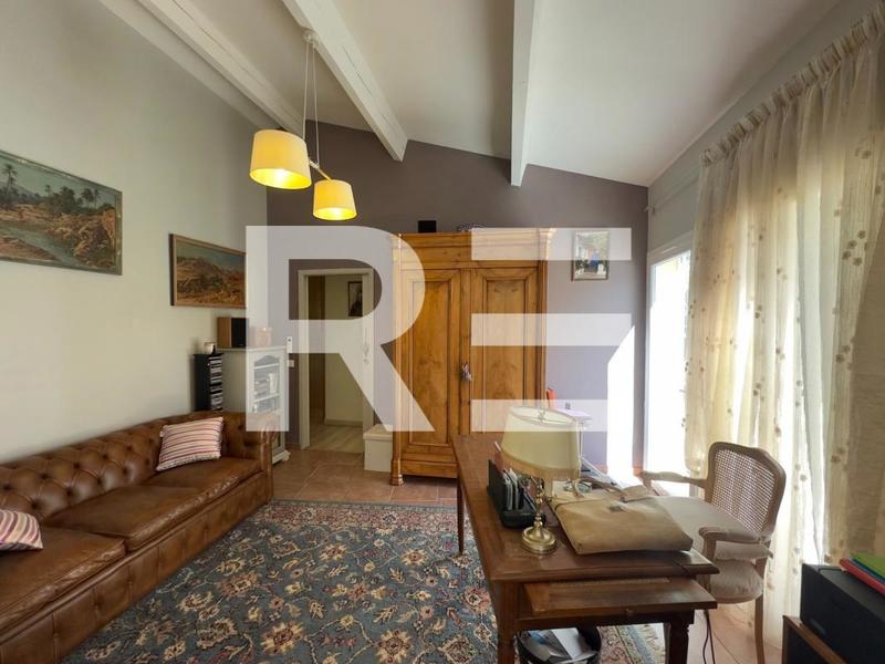 Villa - 188 m² - 9 pièces