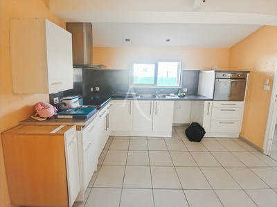 Maison - 93 m² - 4 pièces