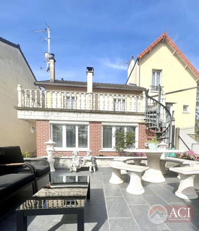 Maison - 105 m² - 4 pièces
