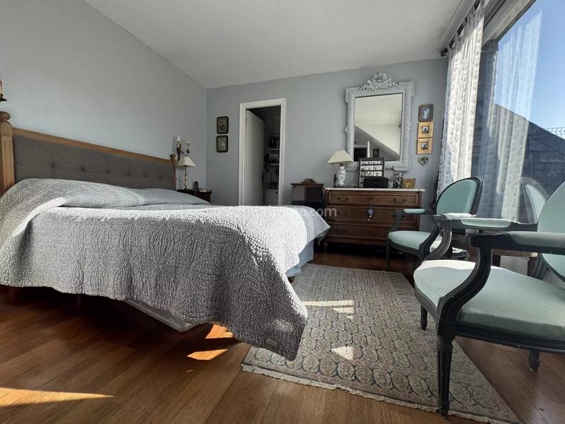 Maison - 187 m² - 7 pièces