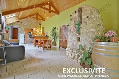 Maison - 225 m² - 9 pièces