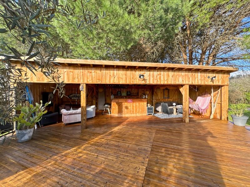 Maison - 408 m² - 12 pièces