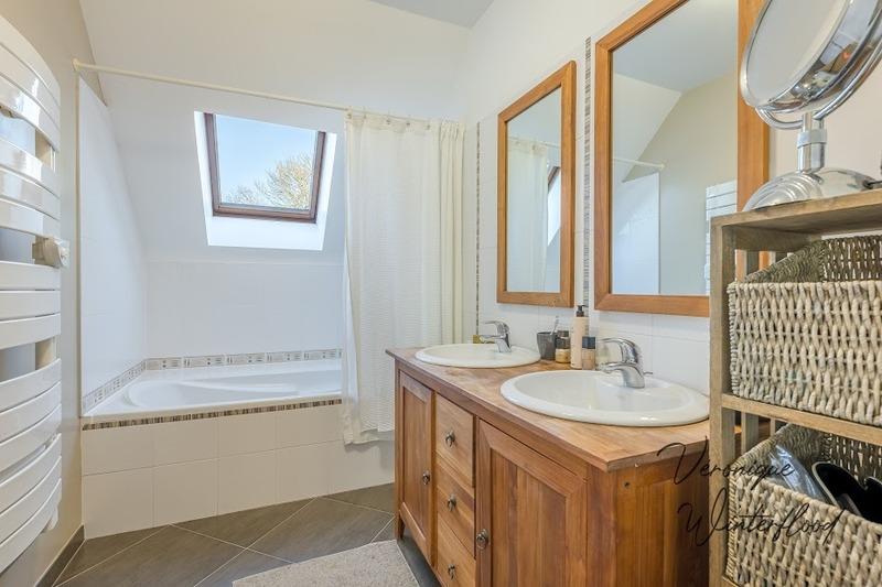 Maison - 185 m² - 8 pièces