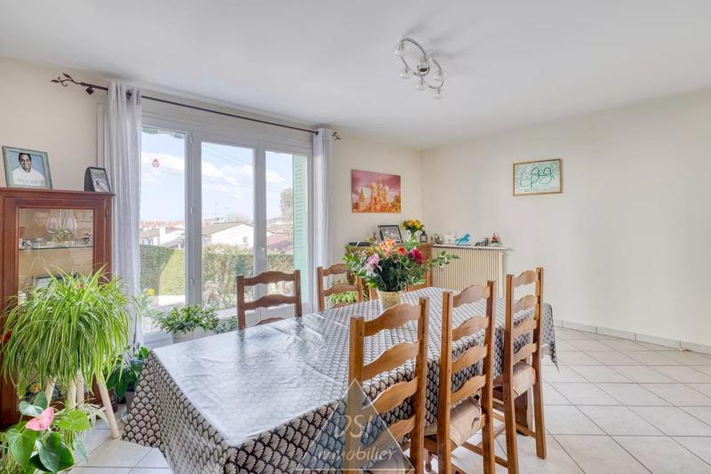 Maison - 92 m² - 6 pièces