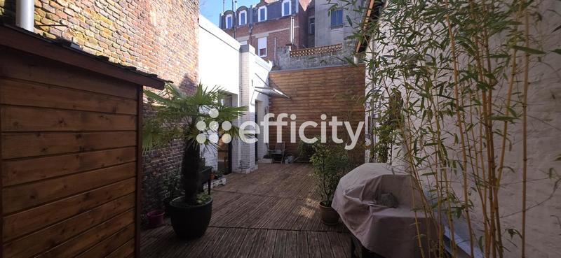 Maison - 212 m² - 9 pièces