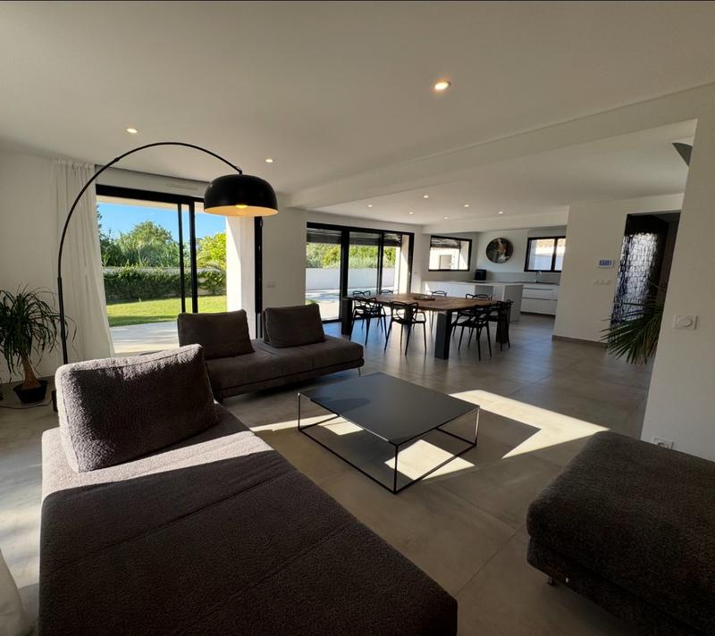 Maison - 200 m² - 4 pièces