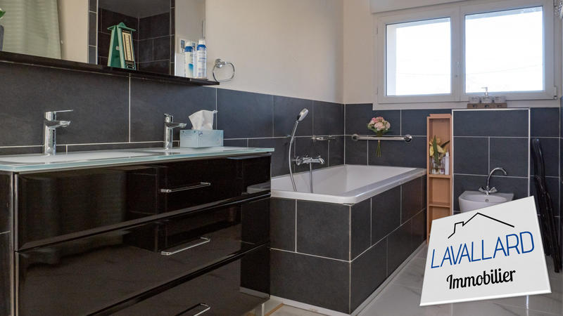 Maison - 190 m² - 7 pièces