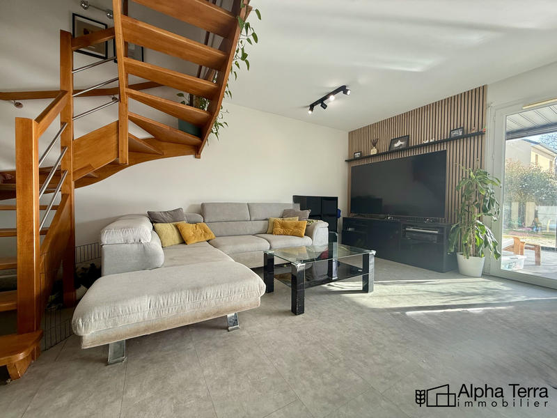 Maison - 90 m² - 4 pièces