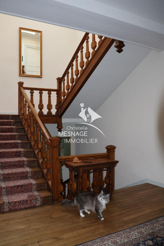 Maison - 483 m² - 14 pièces