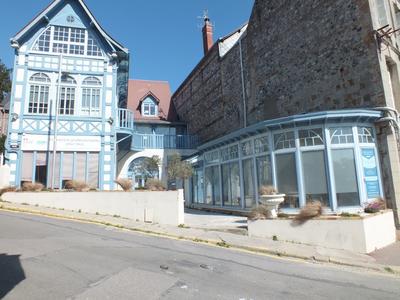 Maison bourgeoise - 302 m² - 10 pièces