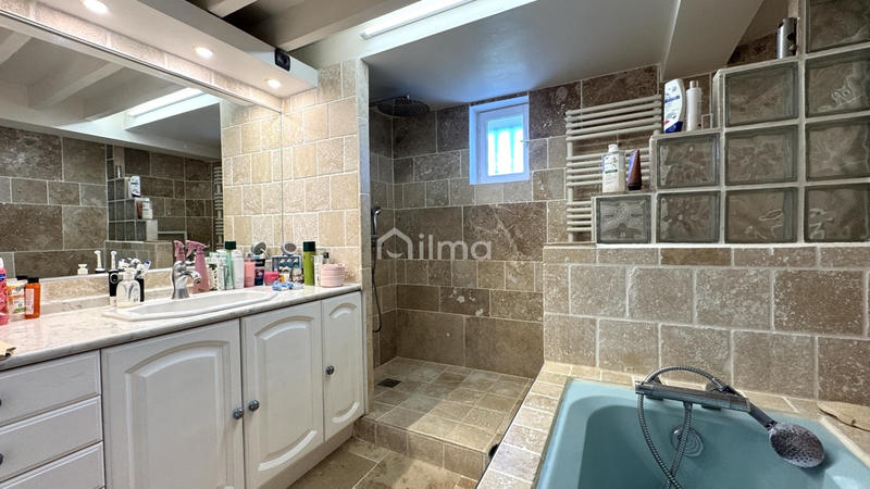 Maison - 159 m² - 6 pièces