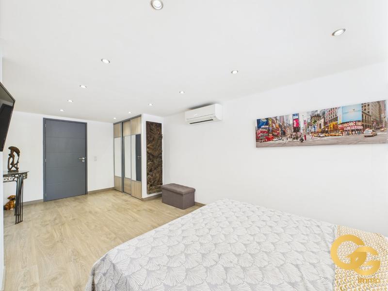 Maison - 194 m² - 7 pièces