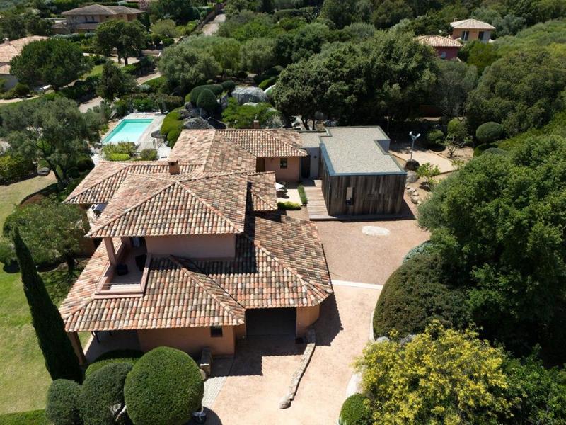 Villa - 260 m² - 6 pièces