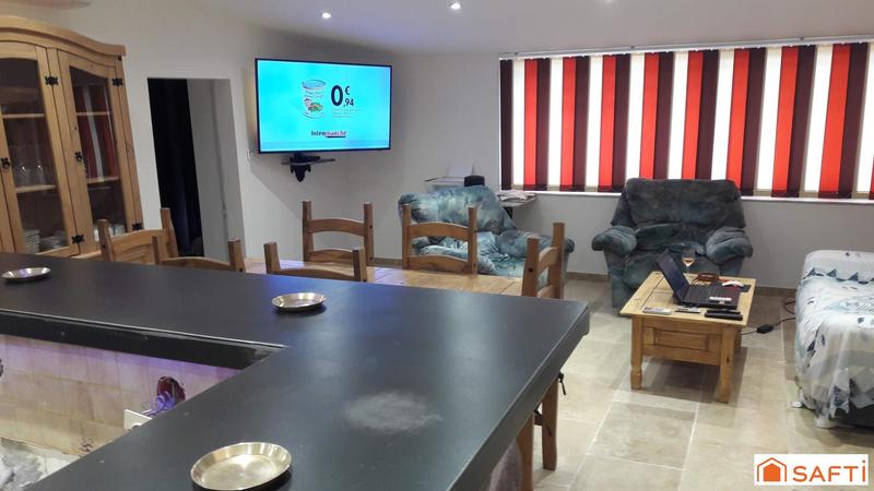 Maison - 205 m² - 7 pièces