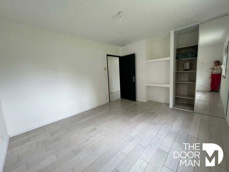 Maison - 202 m² - 10 pièces