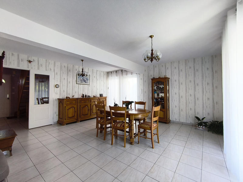 Maison - 99 m² - 6 pièces