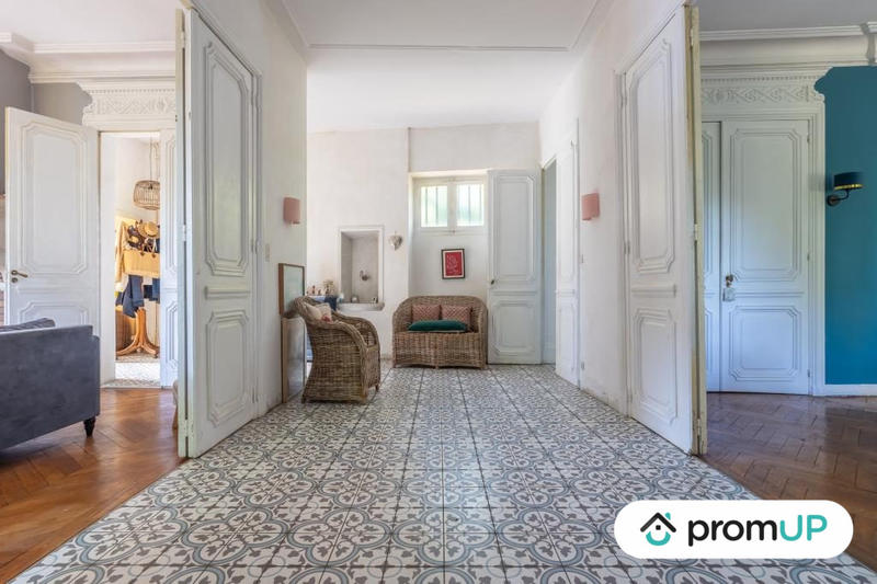 Maison - 320 m² - 111 pièces