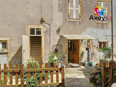 Maison - 157 m² - 8 pièces