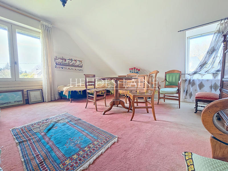 Maison - 232 m² - 7 pièces