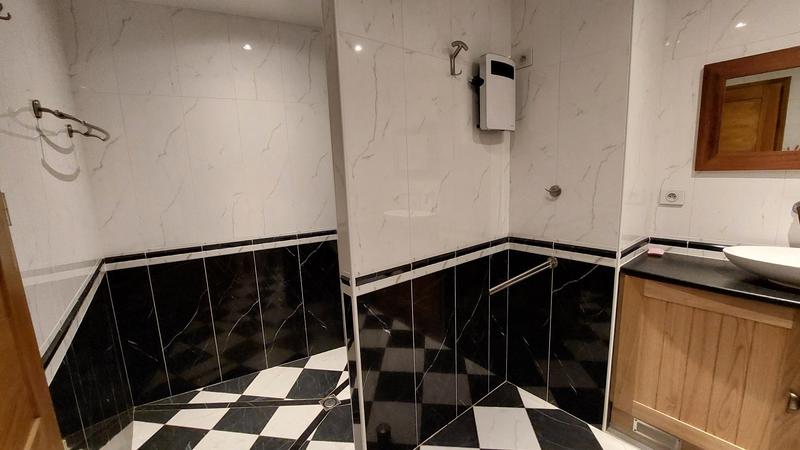 Maison - 300 m² - 8 pièces