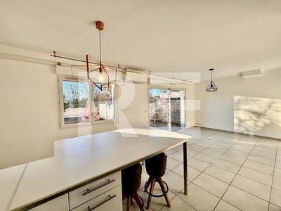 Maison traditionnelle - 93 m² - 5 pièces