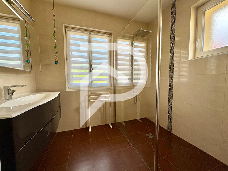 Maison - 1 m² - 7 pièces