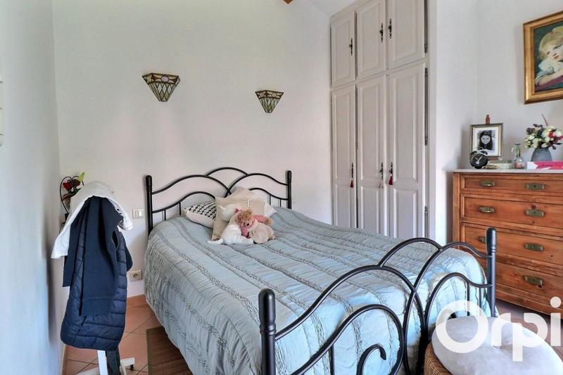 Maison - 238 m² - 7 pièces