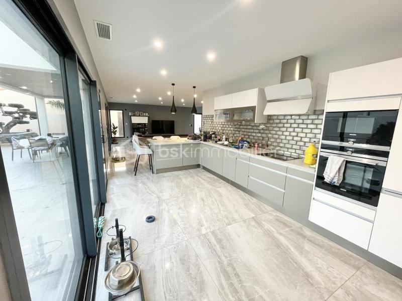 Maison - 170 m² - 5 pièces