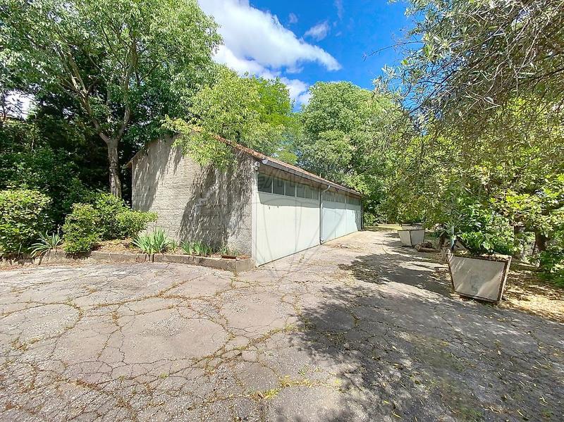 Maison - 243 m² - 9 pièces