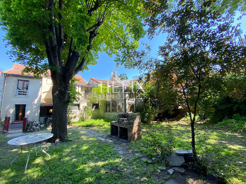 Immeuble - 9 pièces