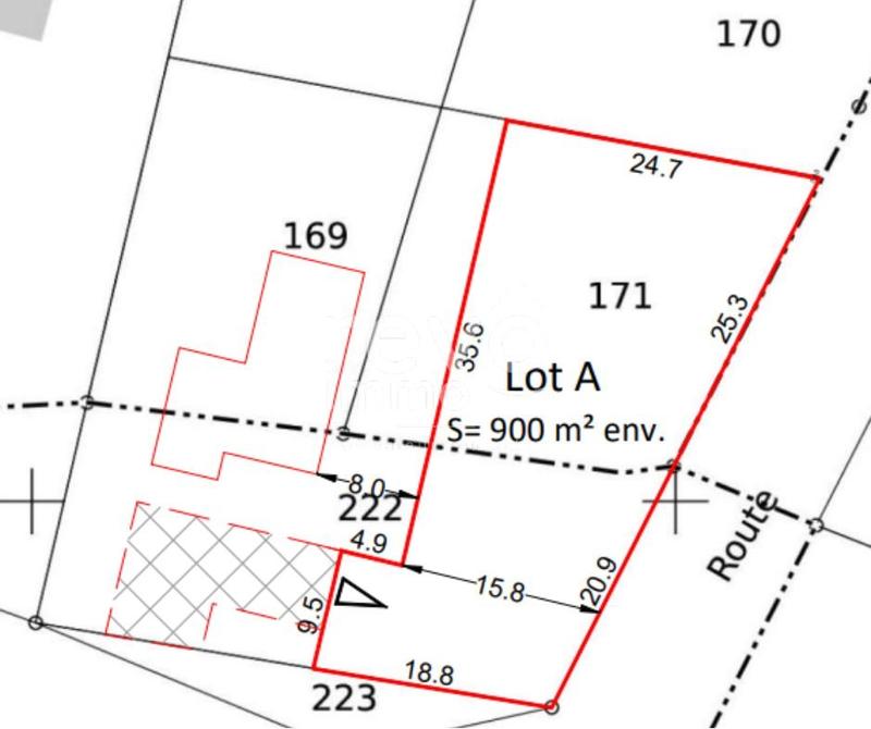 Terrain constructible - 900 m²