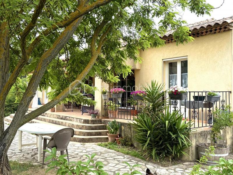 Propriété - 198 m² - 6 pièces