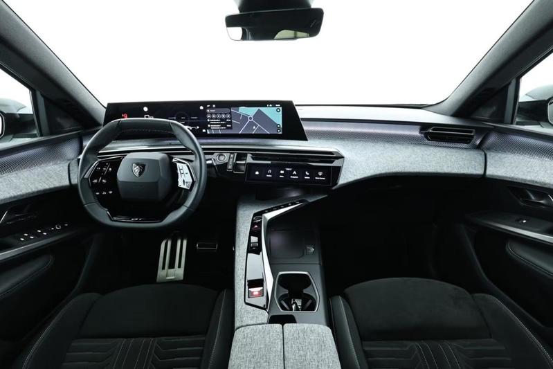 Peugeot 3008 III 1.2 Hybrid 145 Gt E-Dcs6