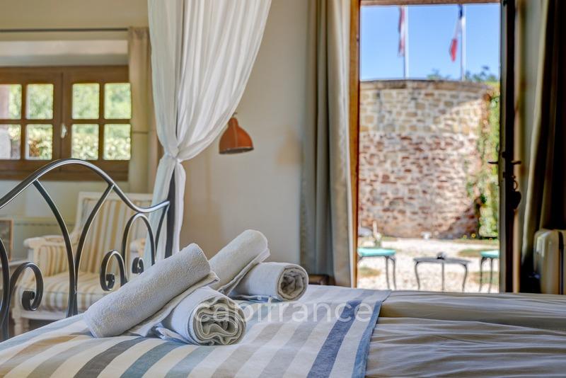 Demeure - 800 m² - 15 pièces