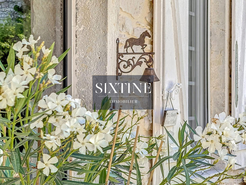 Maison ancienne - 692 m² - 16 pièces