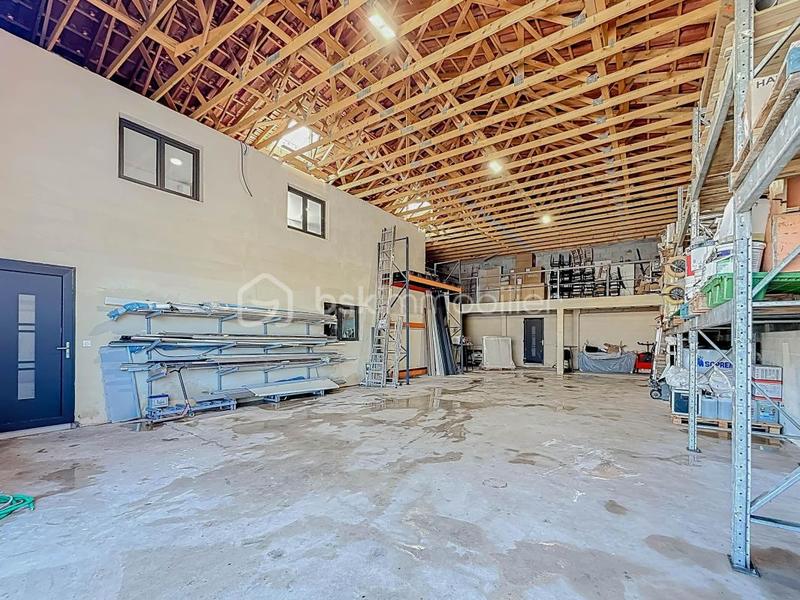 Maison - 346 m² - 8 pièces