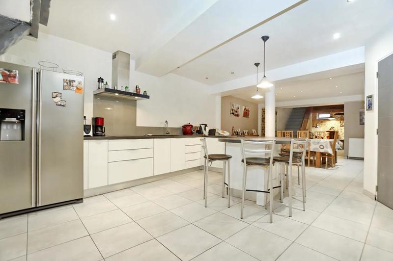 Maison - 324 m² - 8 pièces