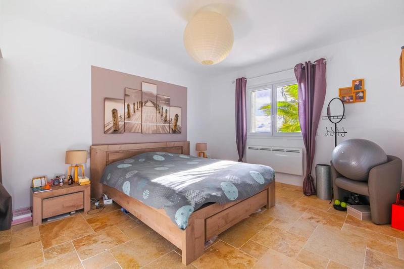 Maison - 290 m² - 10 pièces