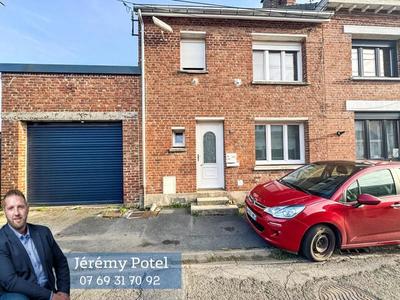 Maison - 90 m² - 5 pièces