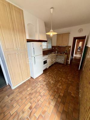 Villa - 229 m² - 10 pièces