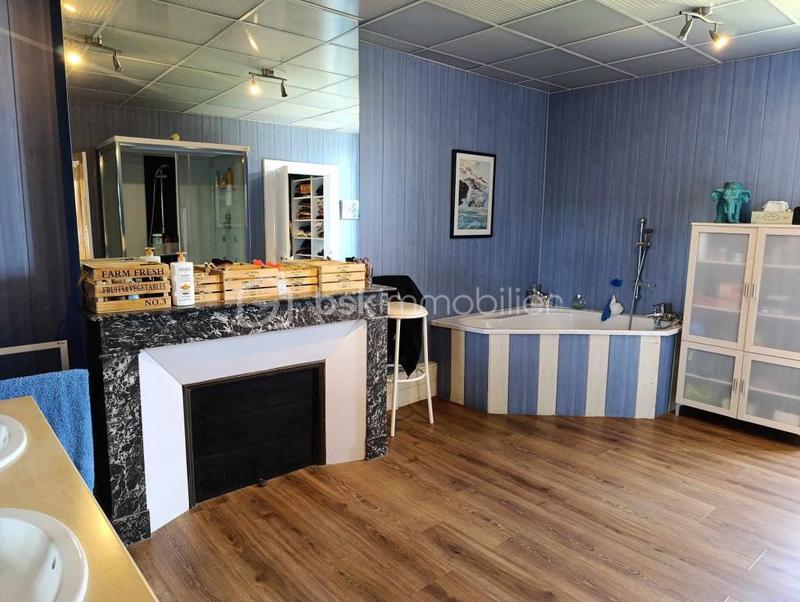 Maison en pierre - 299 m² - 8 pièces