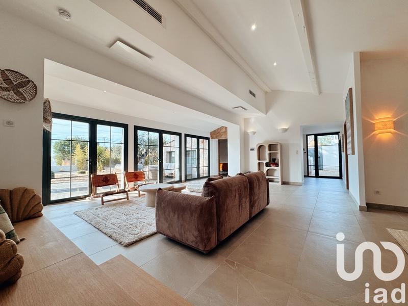 Maison - 207 m² - 7 pièces