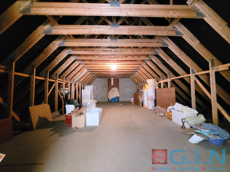 Maison - 215 m² - 9 pièces