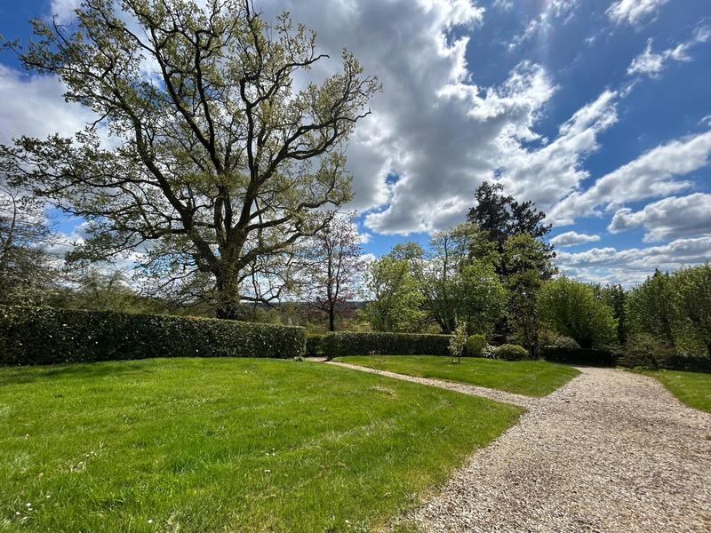 Propriété - 202 m² - 7 pièces